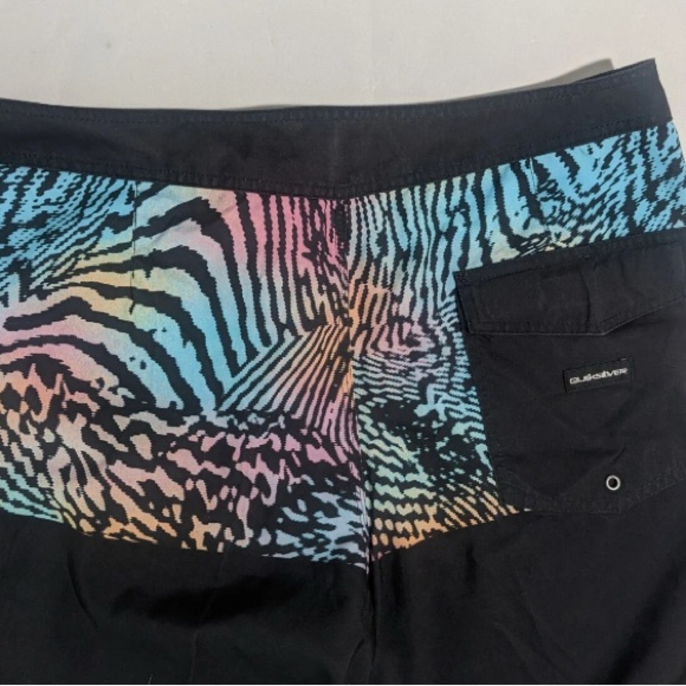 NEW SIZE 38 Men's Quiksilver Boardshorts Division 20" Length Polyester Black - Picture 9 of 10